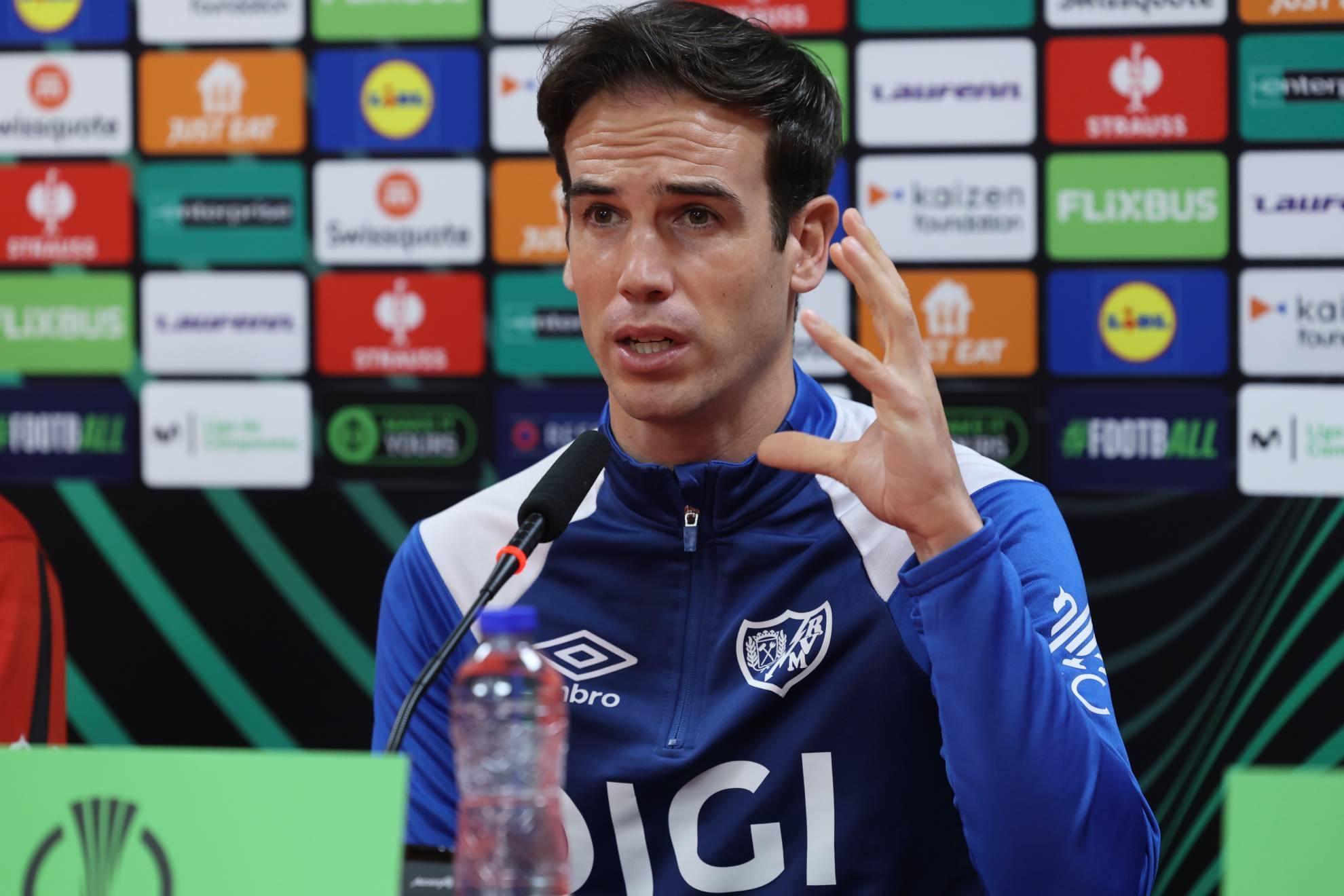 Rayo's Iñigo Pérez Riding the Conference Wave into Elche Clash - Rayo Vallecano news