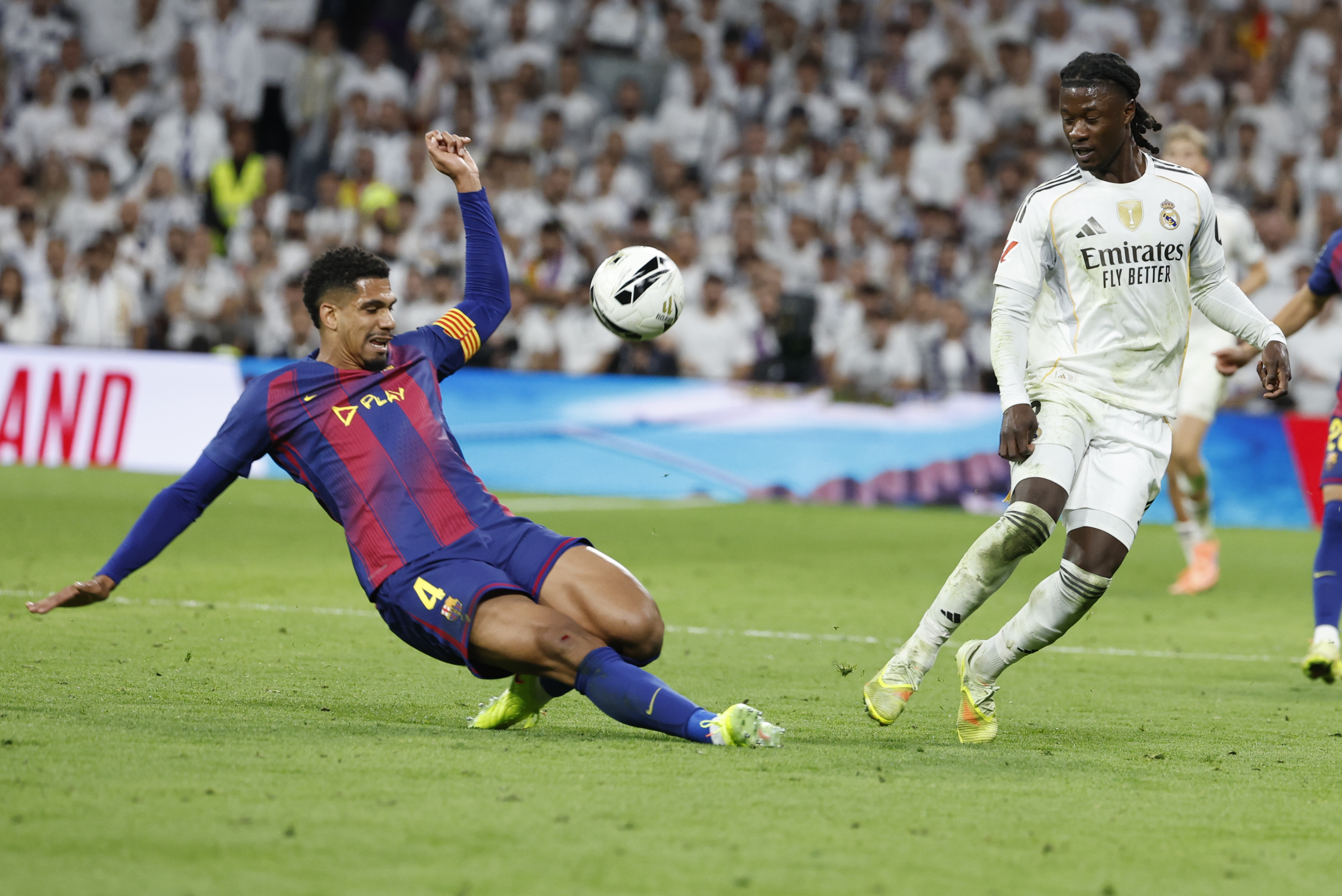 Ronald Araujo, en un partido frente al Real Madrid.