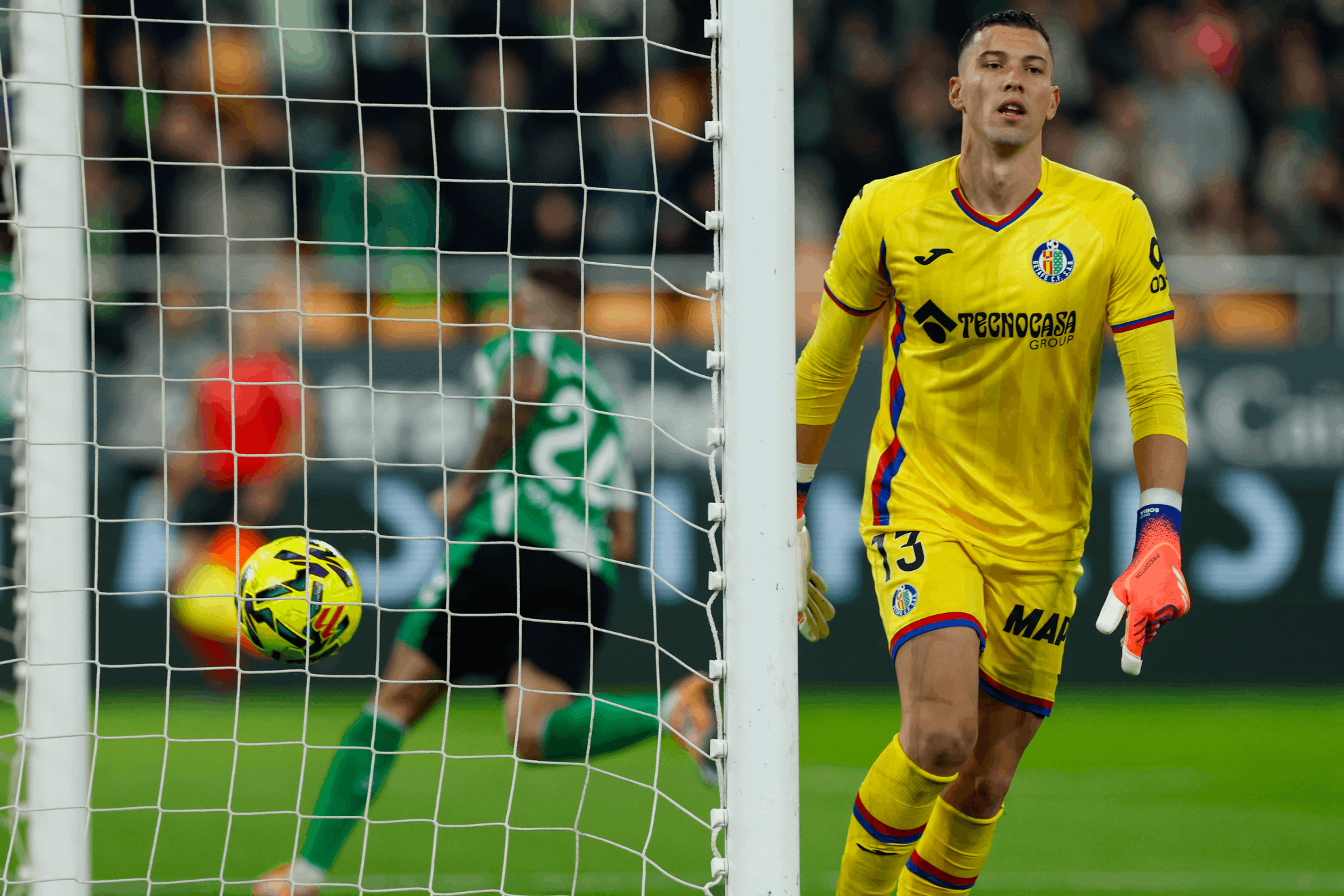 David Soria, ante el Betis