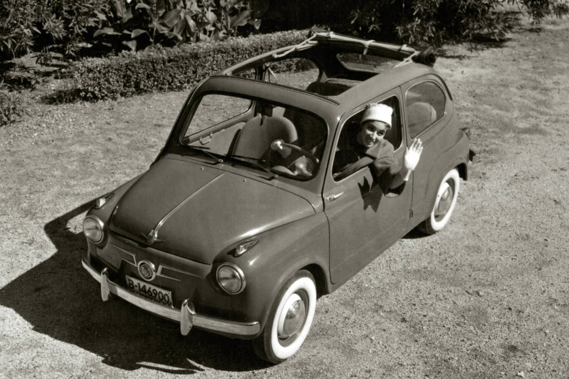 El Seat 600 N, en versión con techo de lona.
