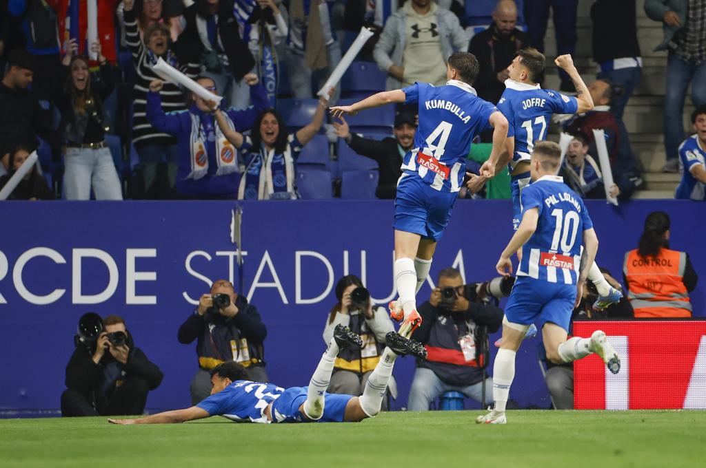 Los jugadores del Espanyol celebran un gol en el RCDE Stadium