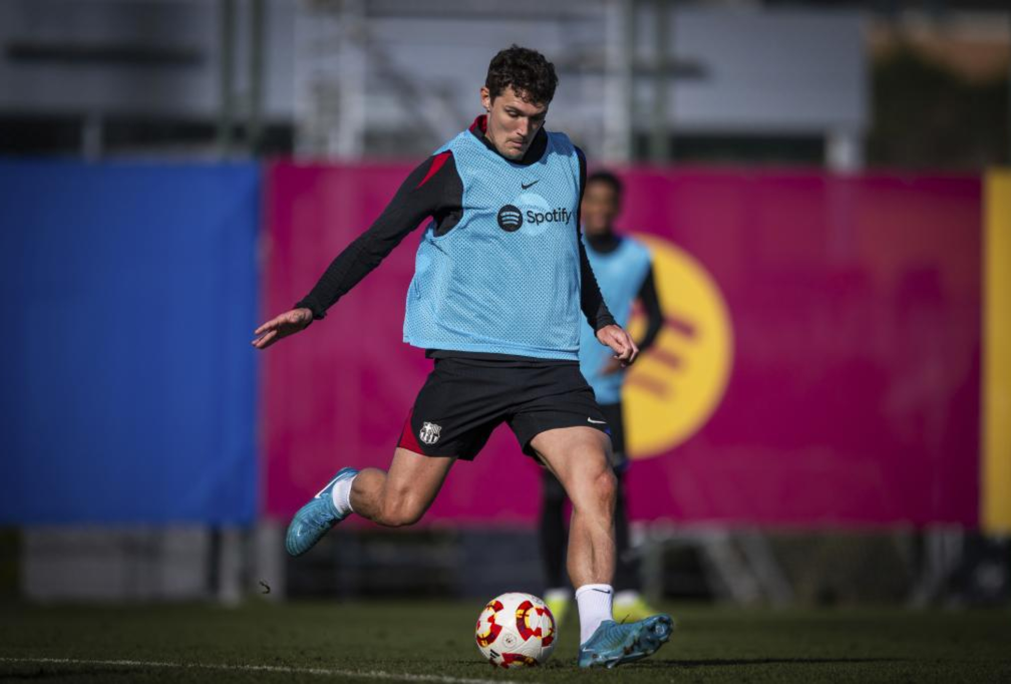 Laporta se plantea renovar a Christensen