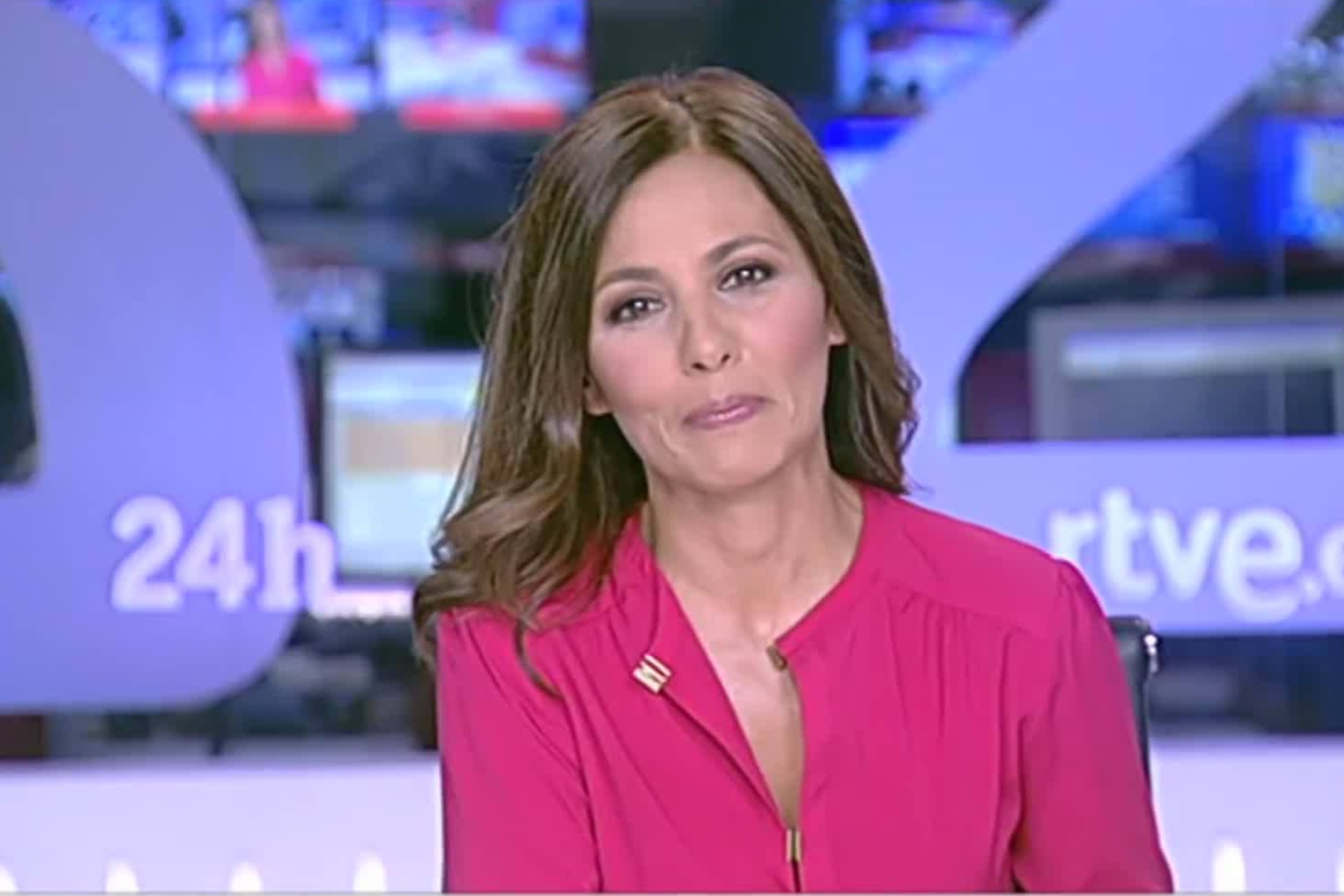 Emotivo adiós a una mítica periodista de RTVE que se jubila tras 30 años de  servicio: "No me vais a hacer llorar"