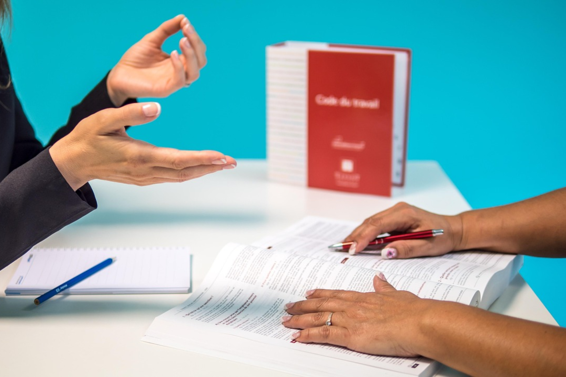 Experto revela la sorprendente reacción de un jefe danés ante un empleado resfriado