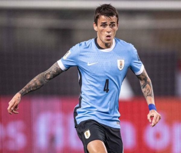 Nico Fonseca ya debutó con la Uruguay de Marcelo Bielsa.