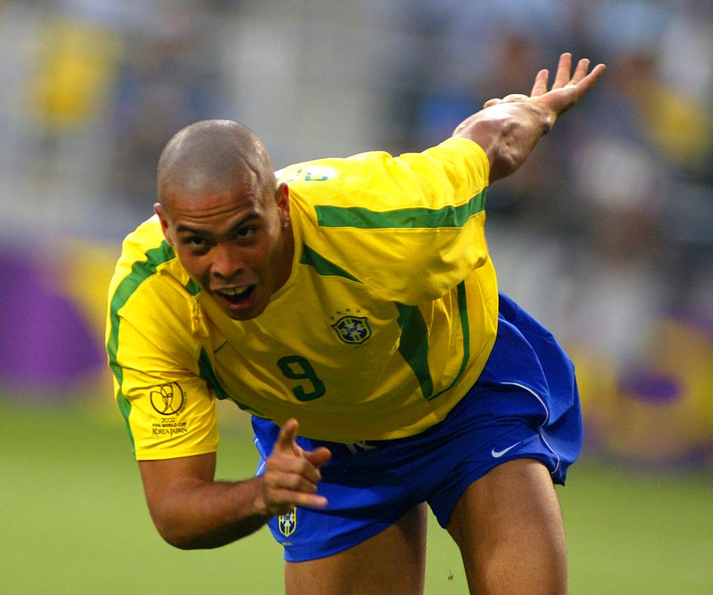 Ronaldo celebra un gol a Turquía en 2002