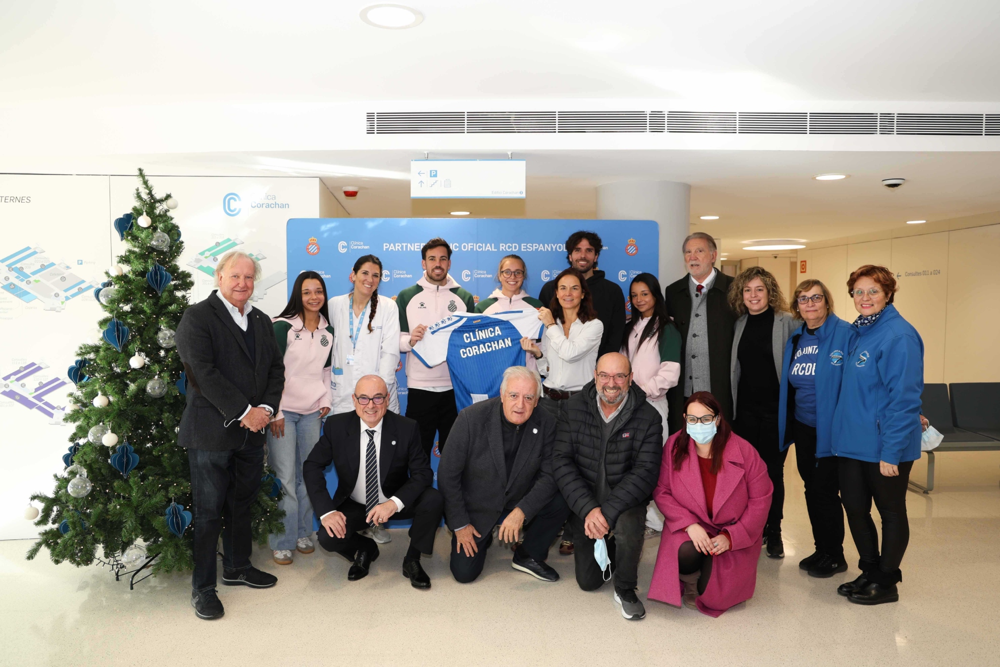 Espanyol's Christmas hospital visits bring joy to little ones - RCD Espanyol news