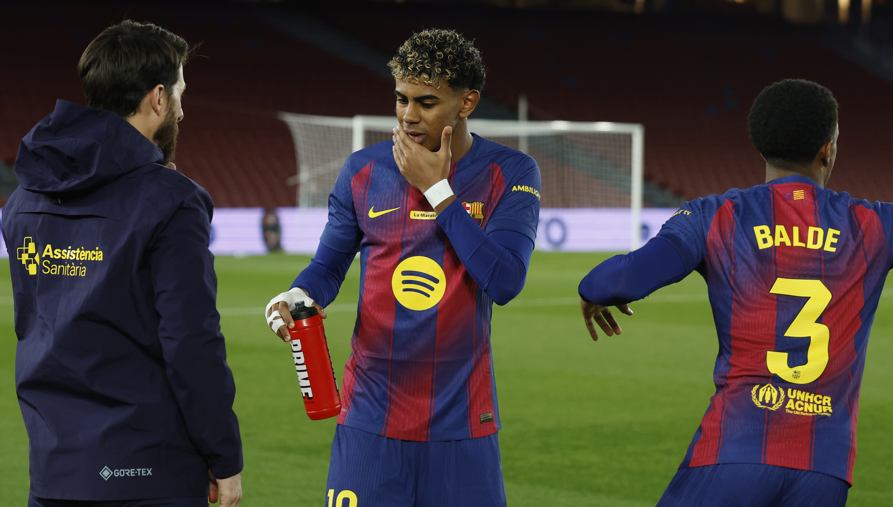 Lamine Yamal en el partido frente a Osasuna
