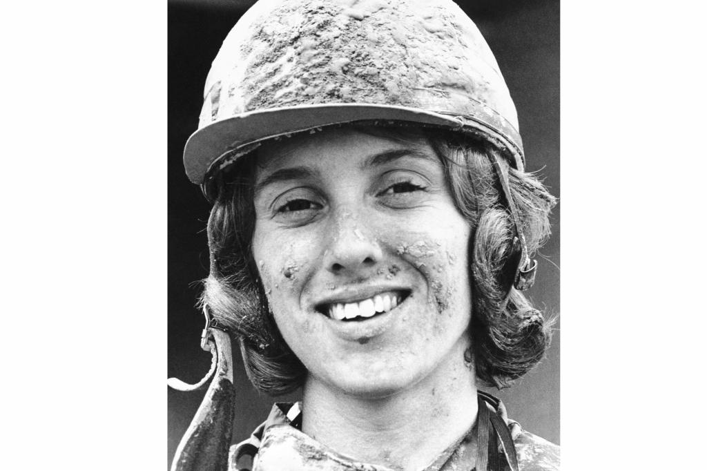 Diane Crump, tras ganar la primera carrera en el Derby de Kentucky de 1970.
