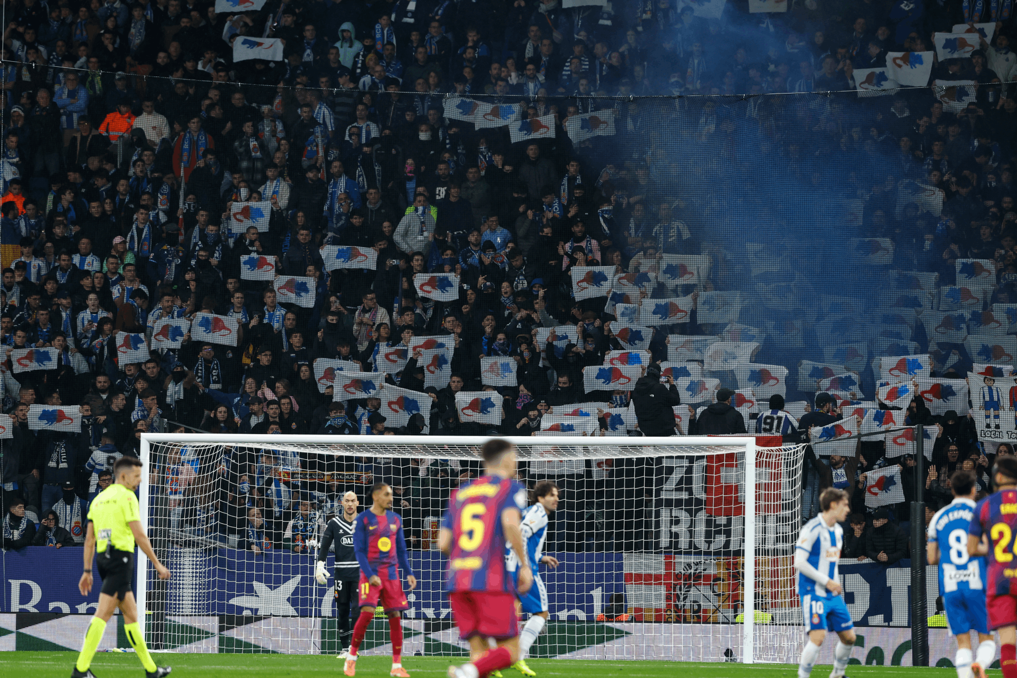 Joan García silences Espanyol's 'rat pack' with heroic derby display - FC Barcelona news