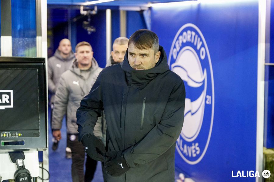 Coudet Blasts Alavés After Oviedo Draw: 'Forget the Holidays, Time to Work' - Deportivo Alavés news