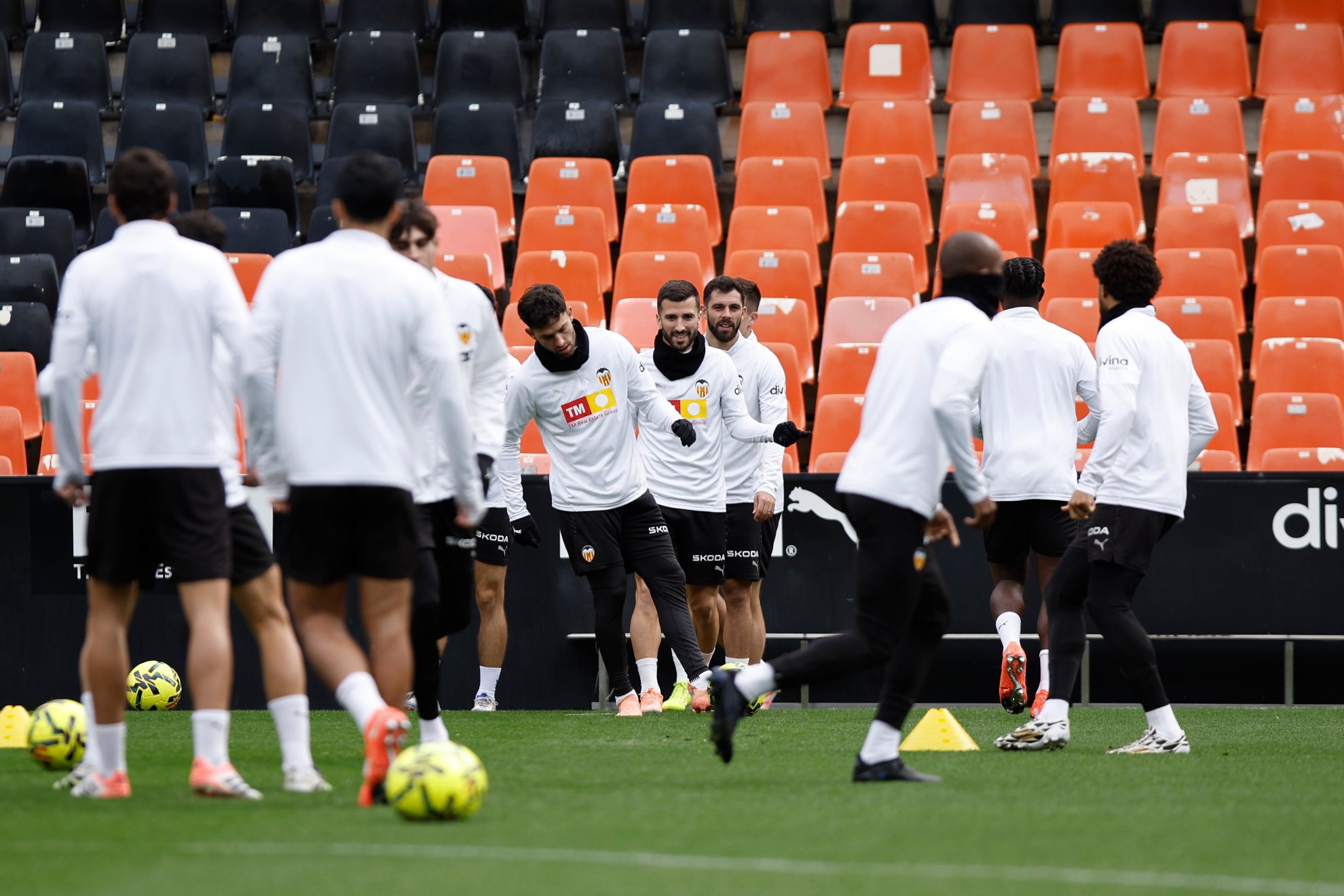 Valencia hit by persistent flu bug as Jesús Vázquez becomes latest casualty - Valencia CF news