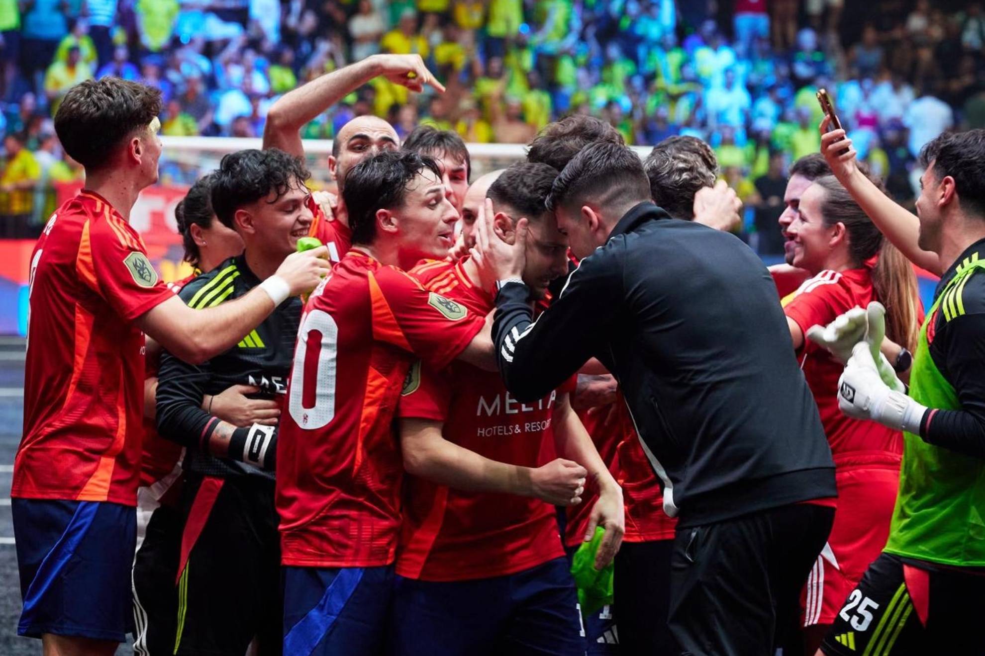 La Selección Española durante el partido contra Brasil.