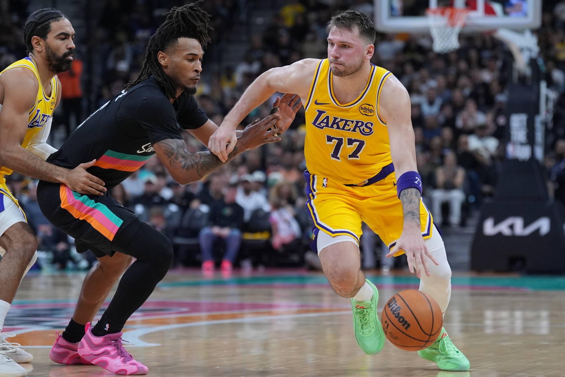 Doncic signs a triple-double with 38 points in 'Alien' territory, but his teammates leave him alone