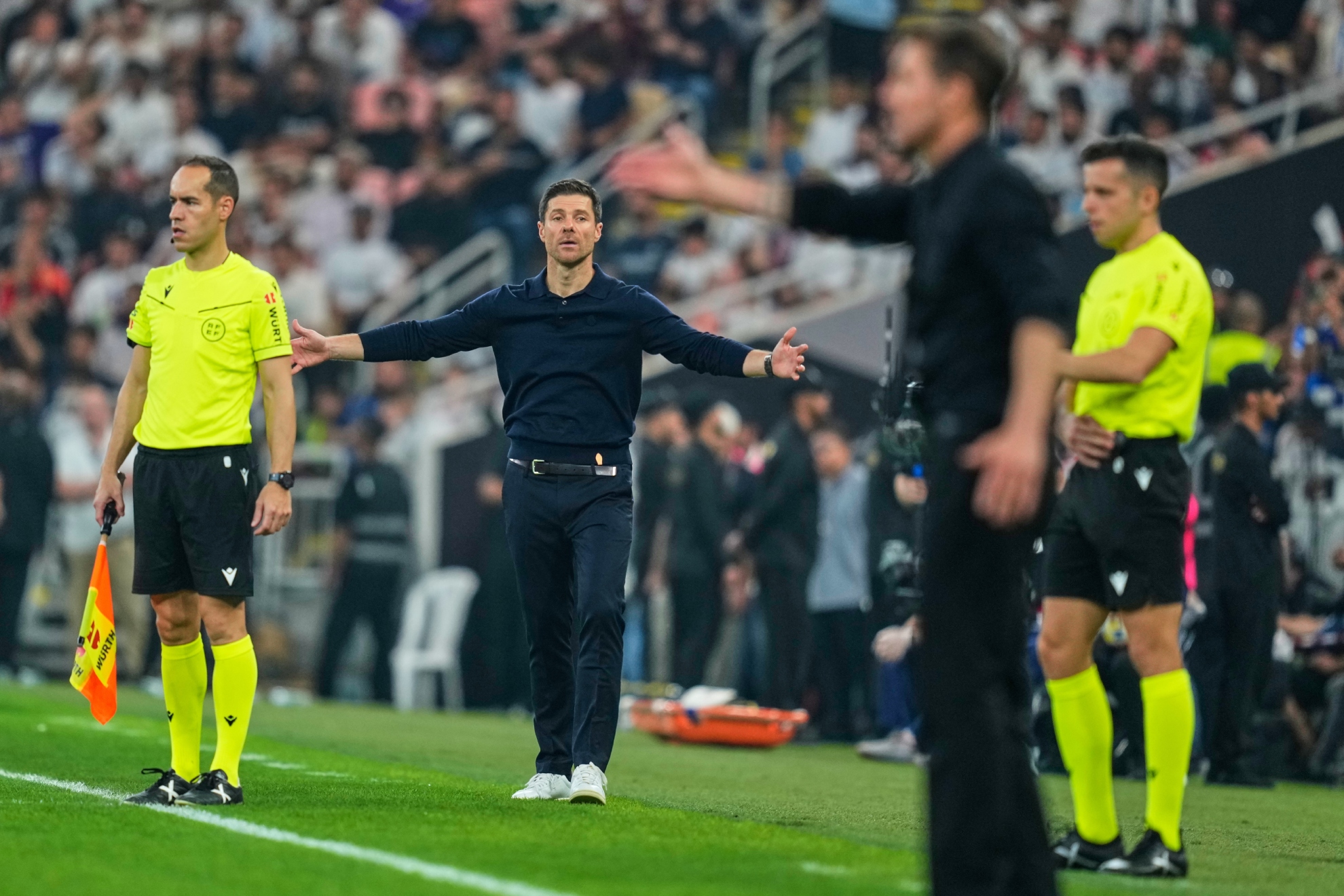 Xabi Alonso durante el encuentro.