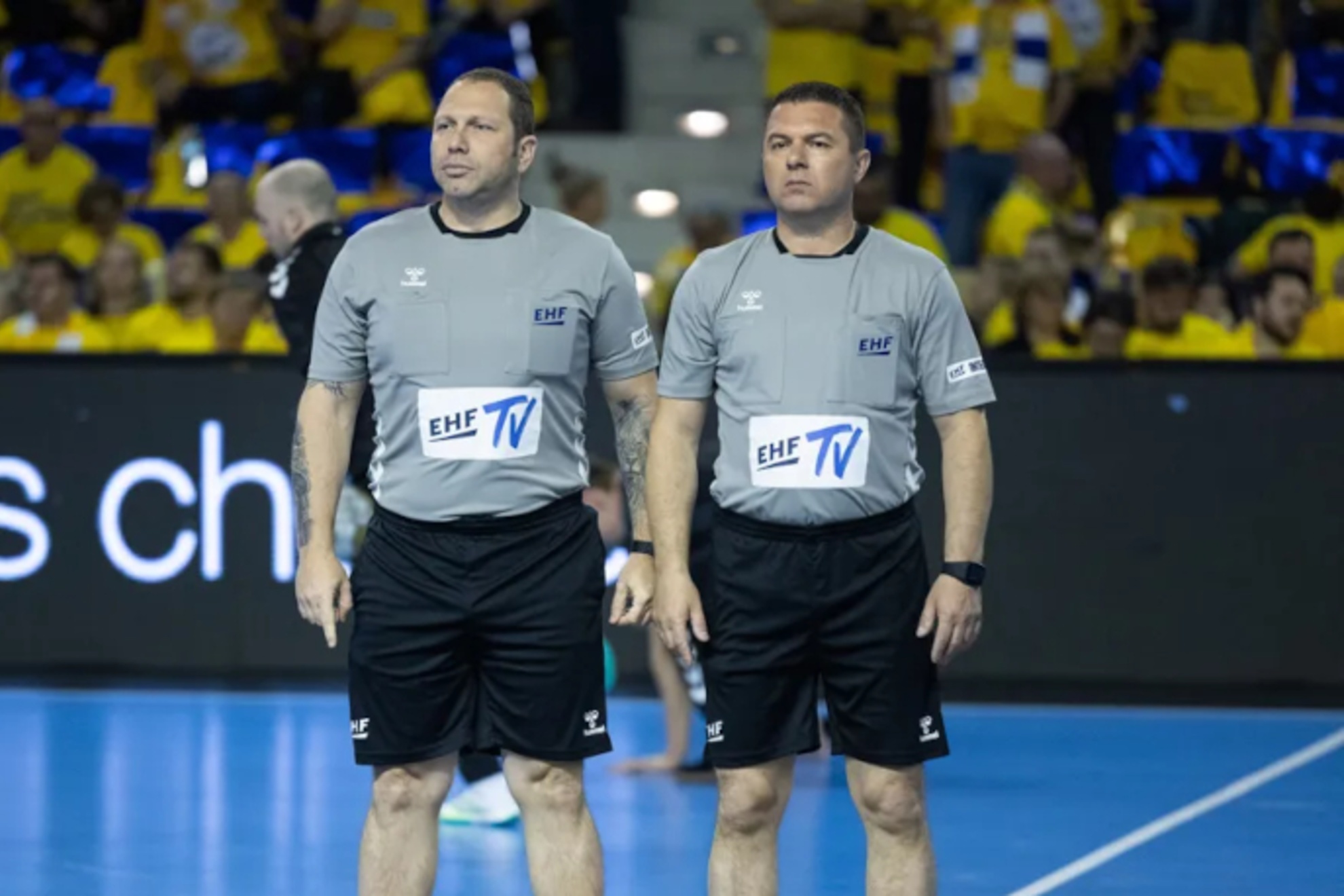 La pareja de árbitros macedonios Nikolov & Nachevski.