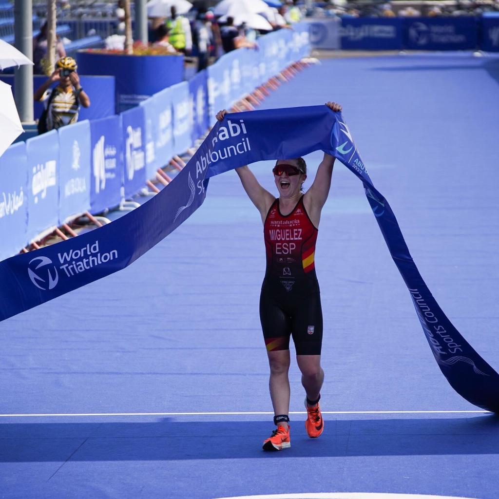 Andrea Miguélez, campeona del mundo de triatlón paralímpico