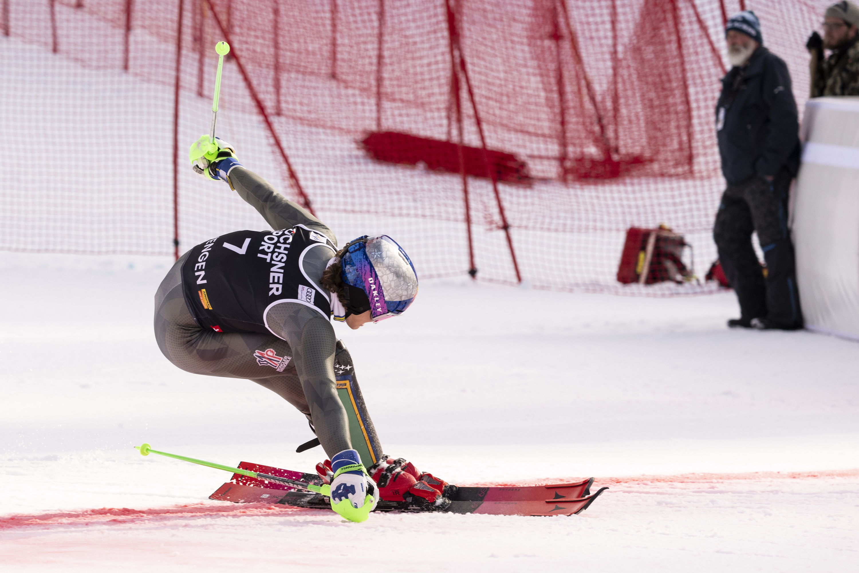 Lucas Pinheiro Braathen y su llegada a meta.