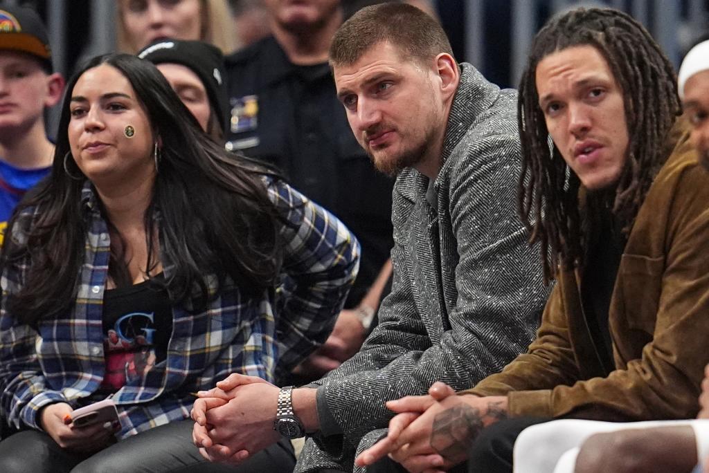 Nikola Jokić y Aaron Gordon, dos de los jugadores lesionados de los Nuggets.