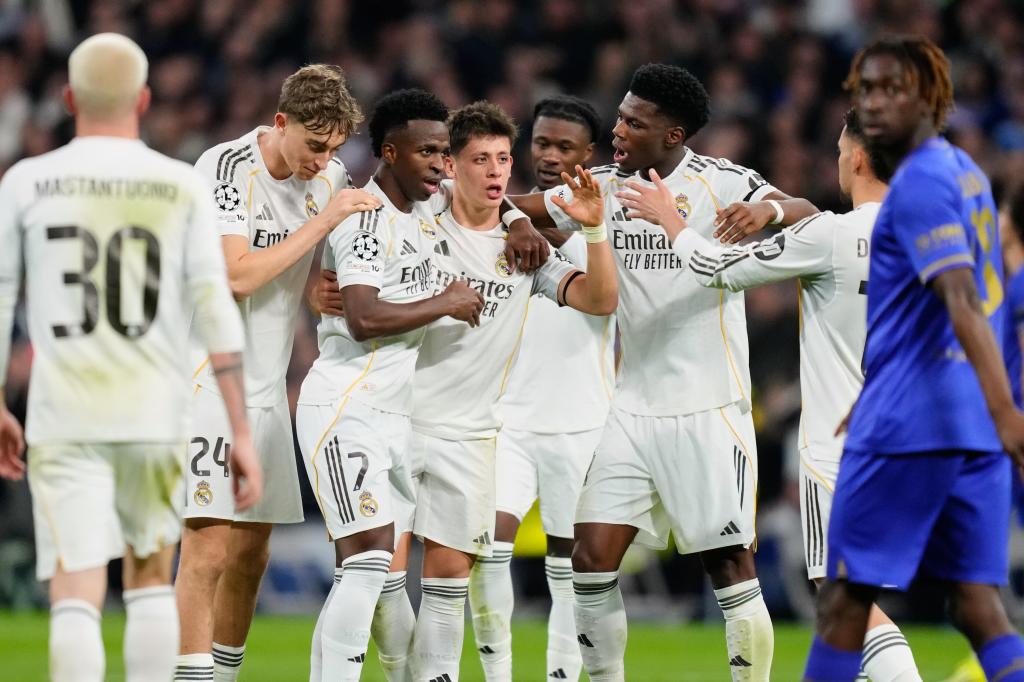 The Bernabeu forgives Vinicius... but the Brazilian does not celebrate his goal with the fans and instead with Arbeloa