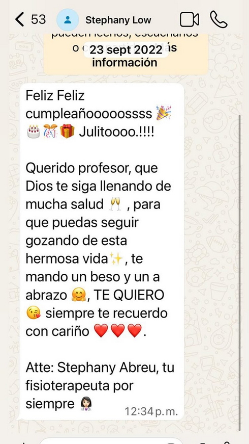 Julio Iglesias difunde mensajes privados de WhatsApp de las dos mujeres que le denuncian por agresión sexual: "Un beso, te veo en un rato"