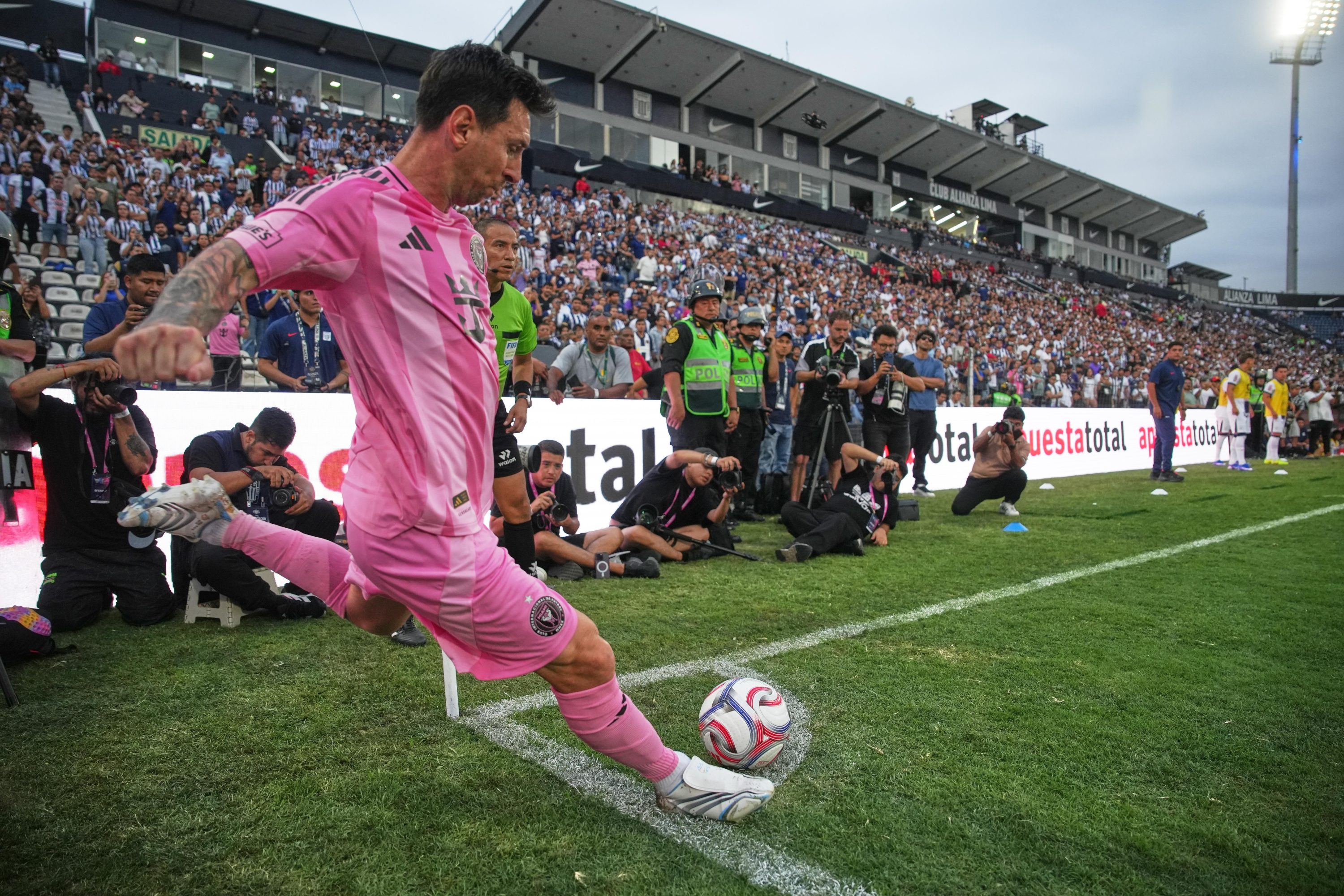 Messi durante el partido ante el Alianza Lima.