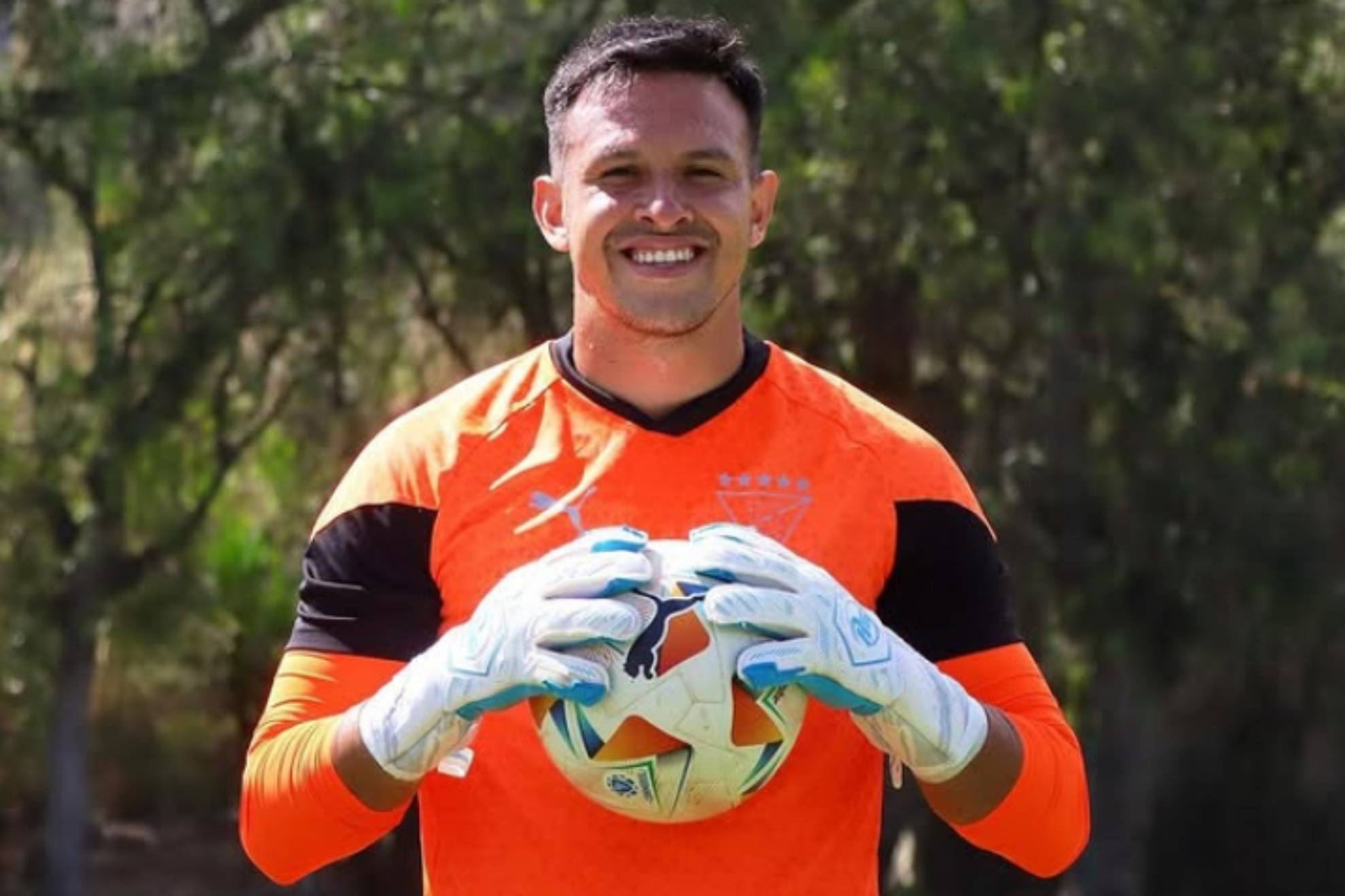 Gonzalo Valle, portero de selección de Ecuador, detenido 20 días por conducir alcoholizado