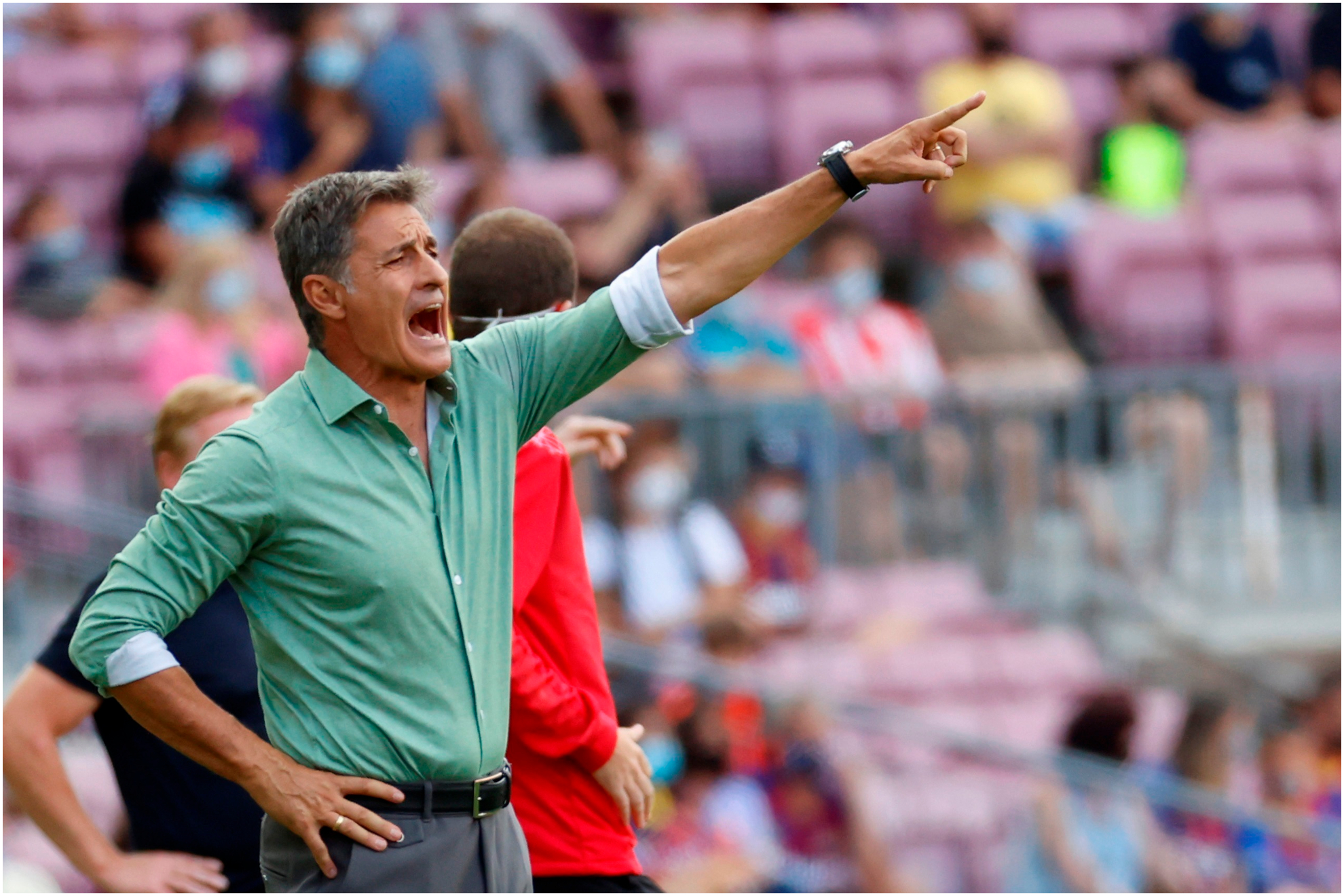 Míchel, en el banquillo.