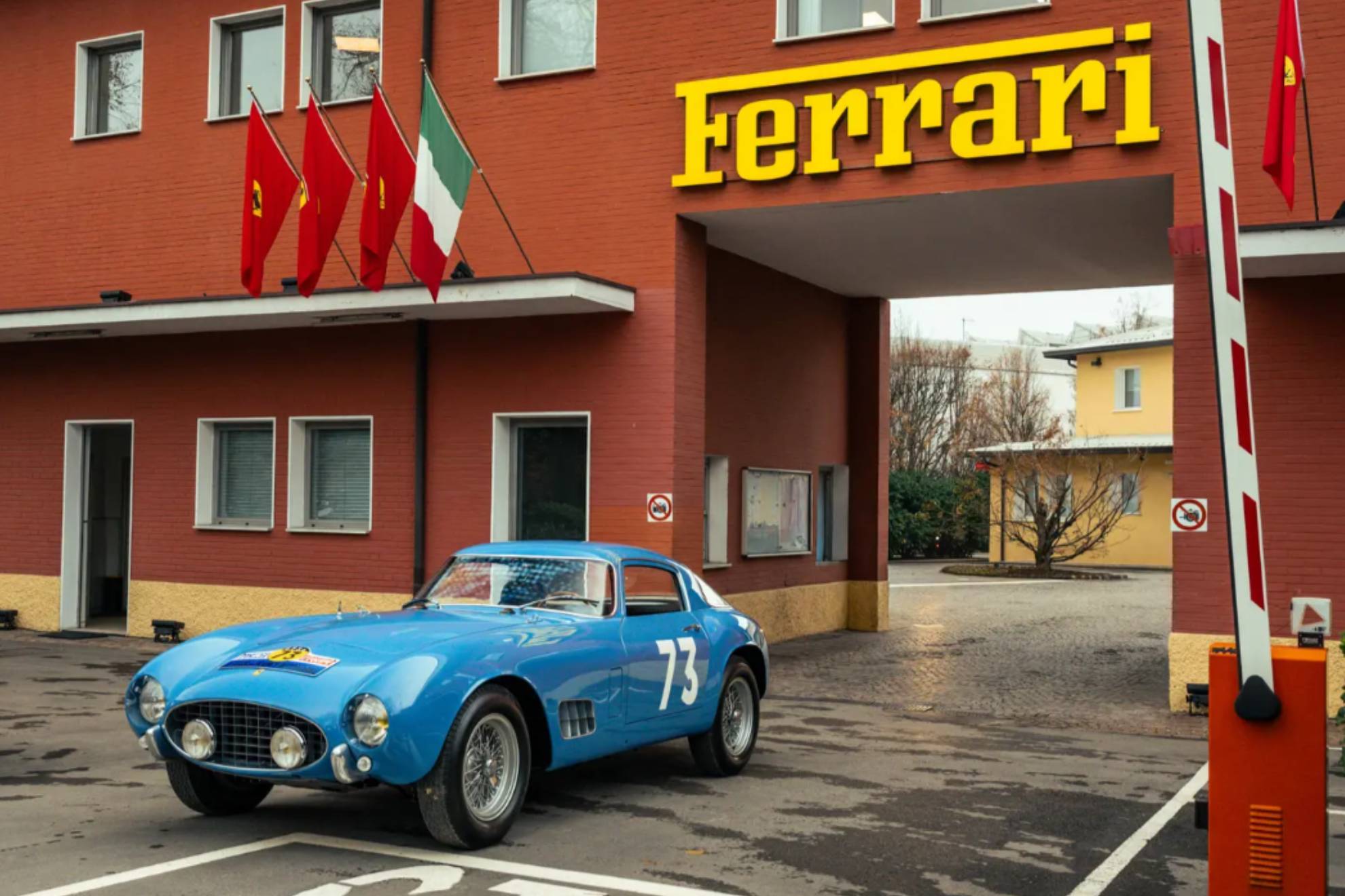 El coche, en la sede de Ferrari en Maranello.