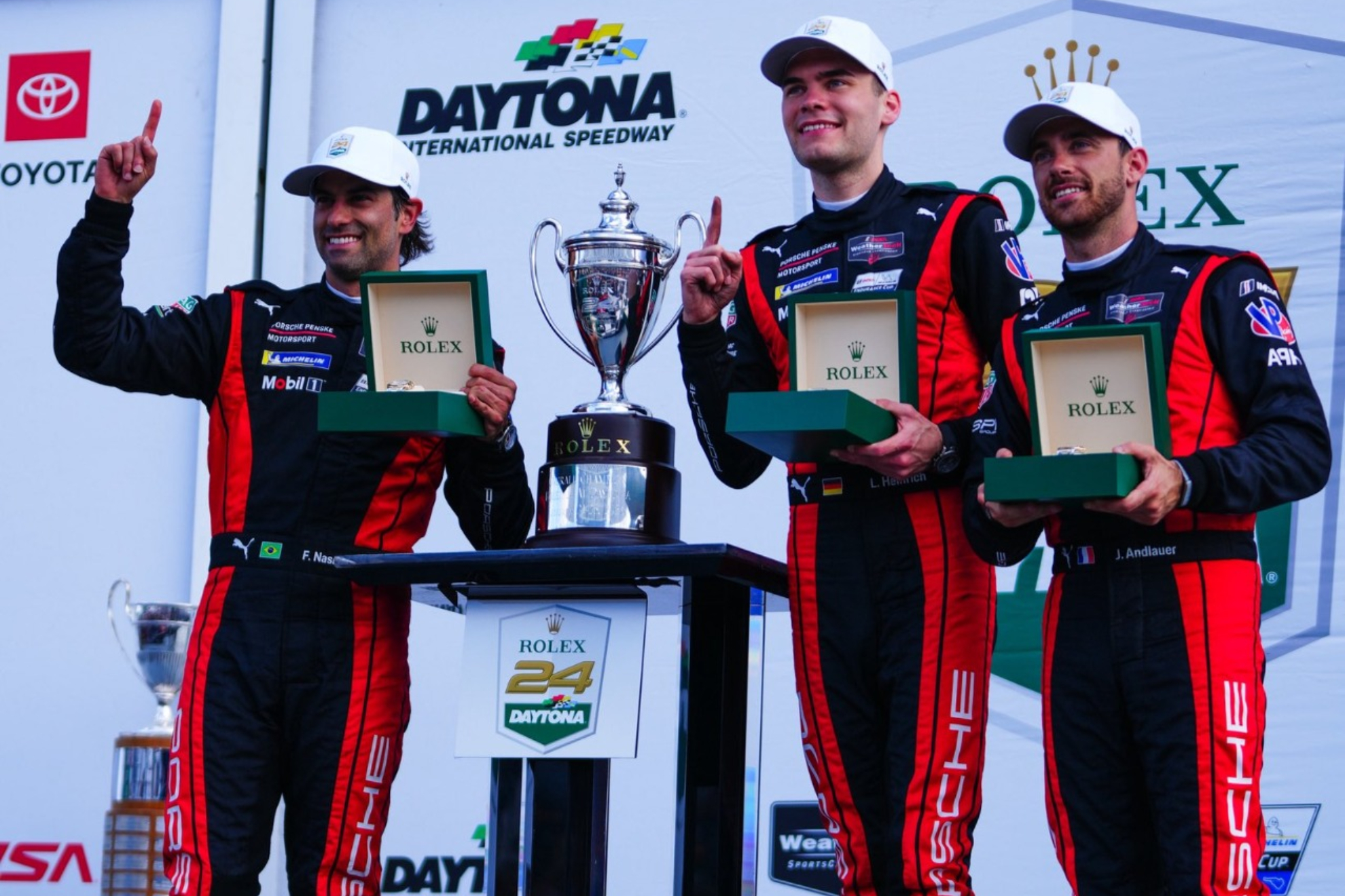 Los ganadores de las 24 Horas de Daytona: Felipe Nasr (Brasil), Laurin Heinrich (Alemania) y Julien Andlauer (Francia).