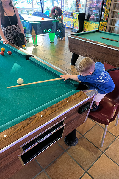 Jude Owens, un genio del snooker de 2 años, entra en el Guinness World Records