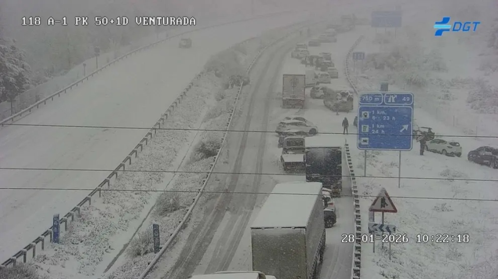 Los estragos de la nieve en carreteras.