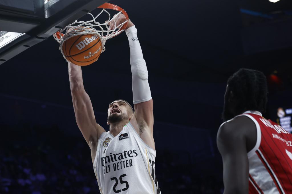 Mate de Alex Len.