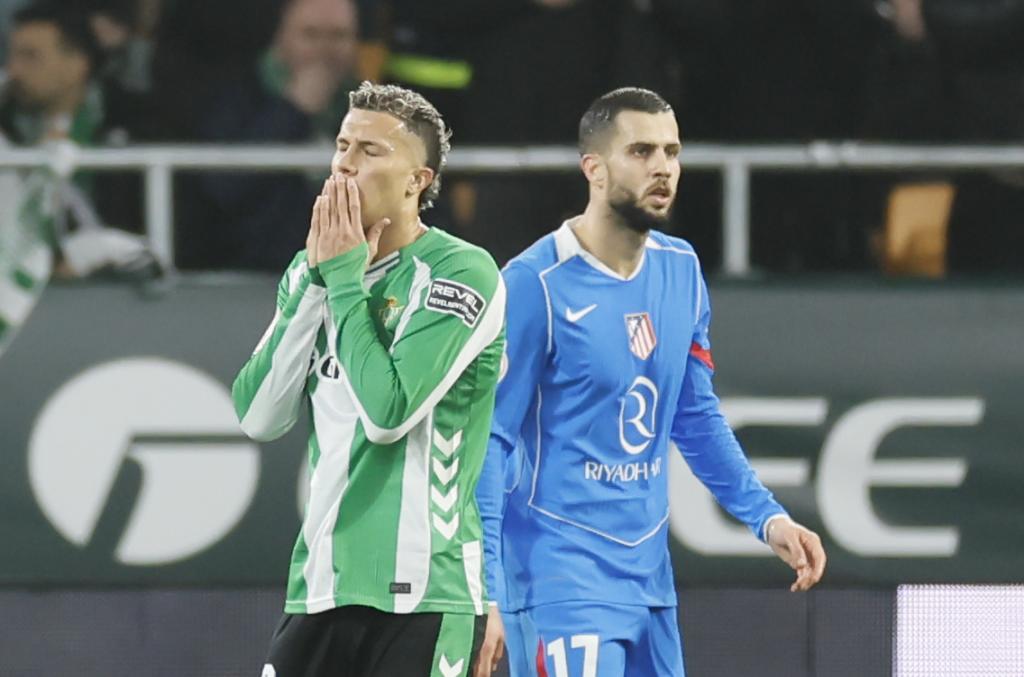 Valentín Gómez y Hancko, durante el partido de cuartos de final de la Copa del Rey.