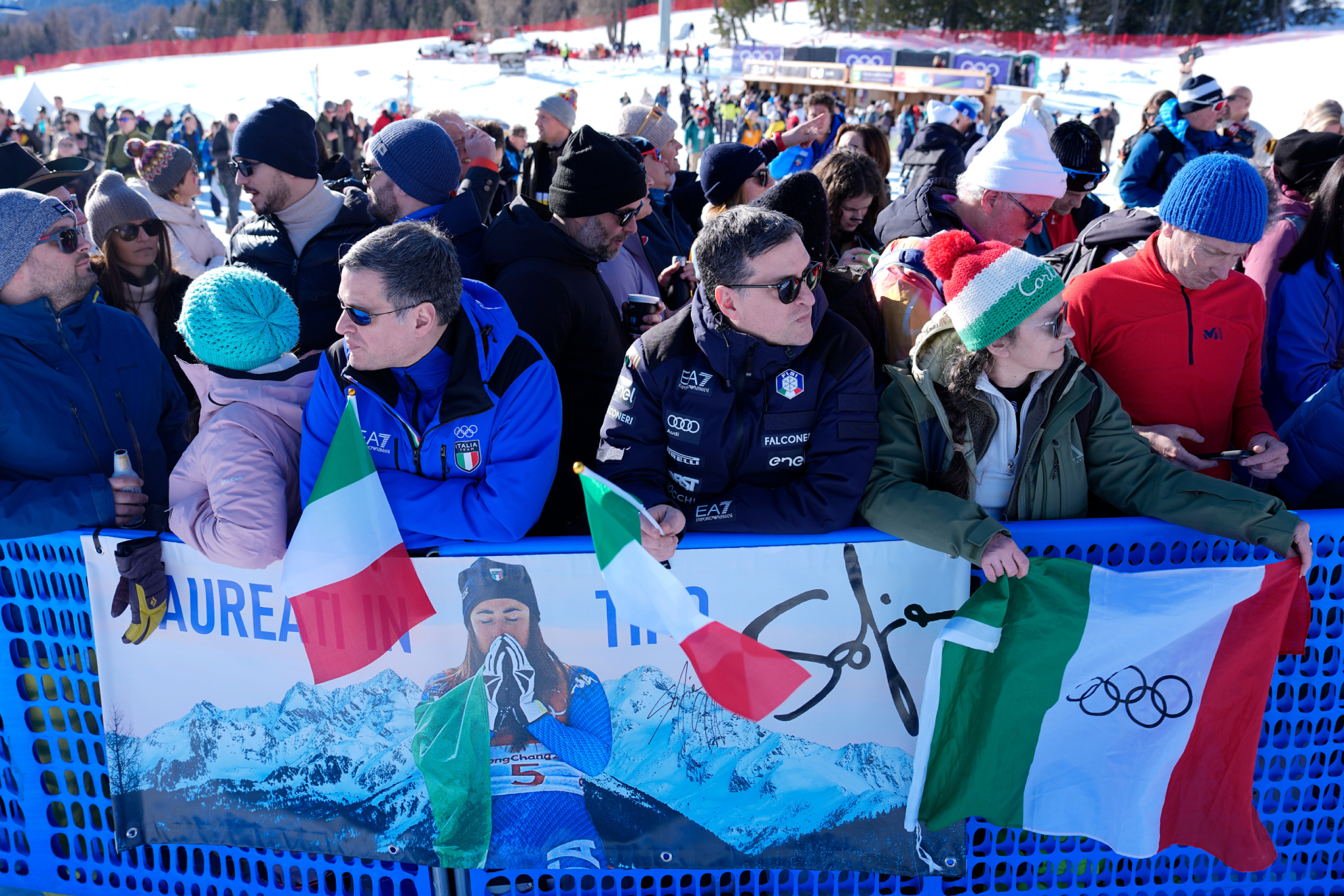 Lindsey Vonn falls as soon as she leaves and her cry of pain freezes the Winter Olympic Games