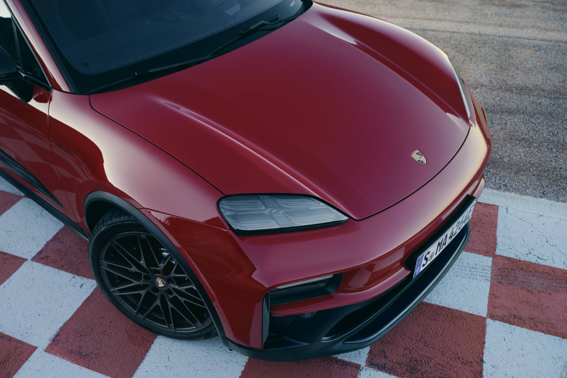 Los detalles en negro son propios de esta versión GTS.