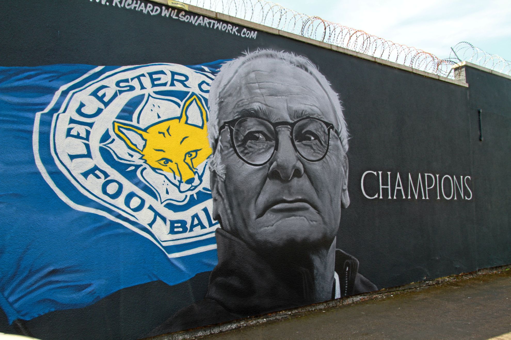 Mural de Claudio Ranieri a las afueras del King Power Stadium