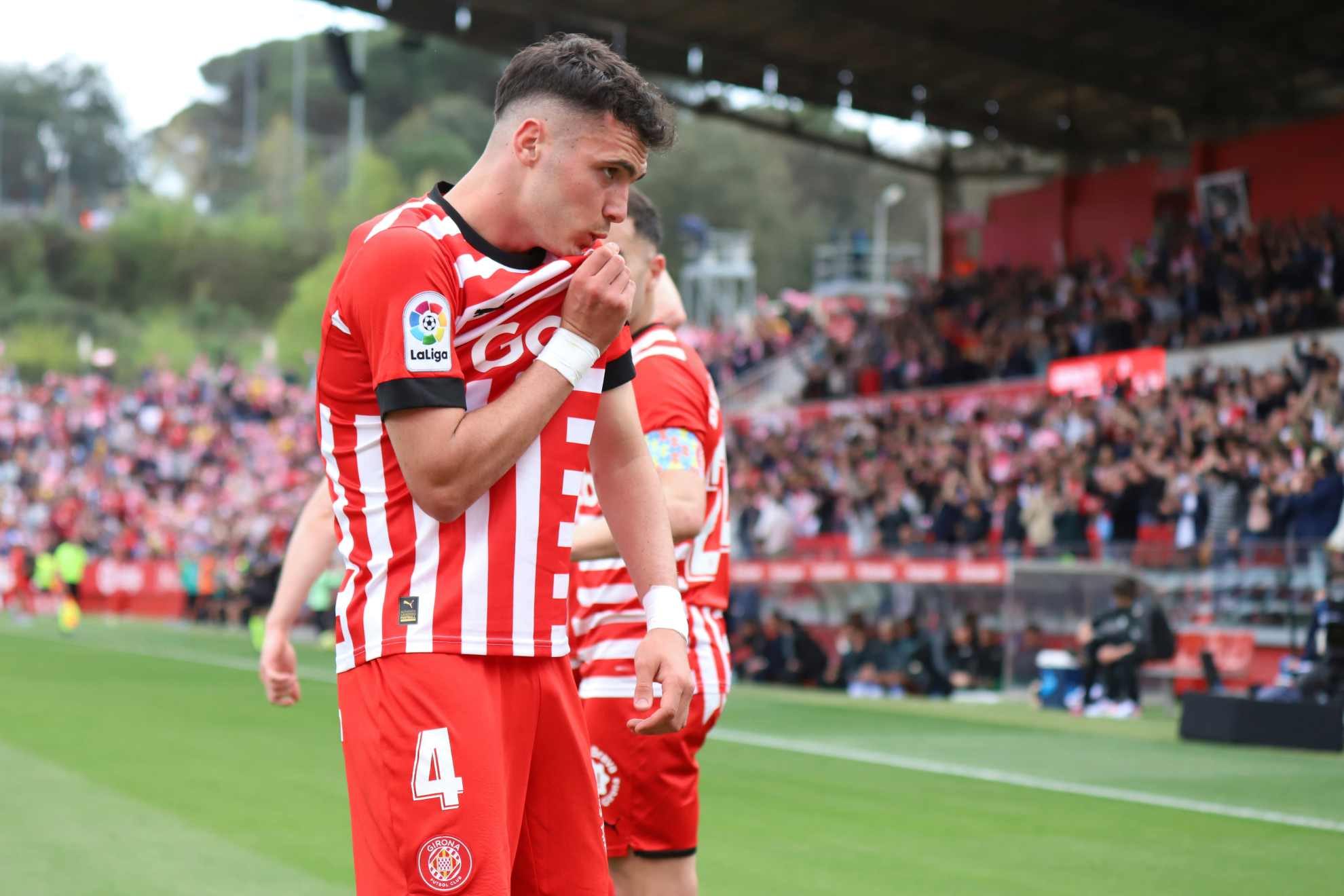 Arnau Martínez celebrates a goal with Girona