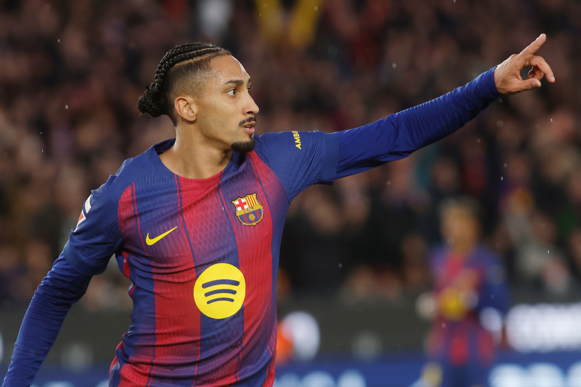 Raphinha, en el partido frente al Oviedo.