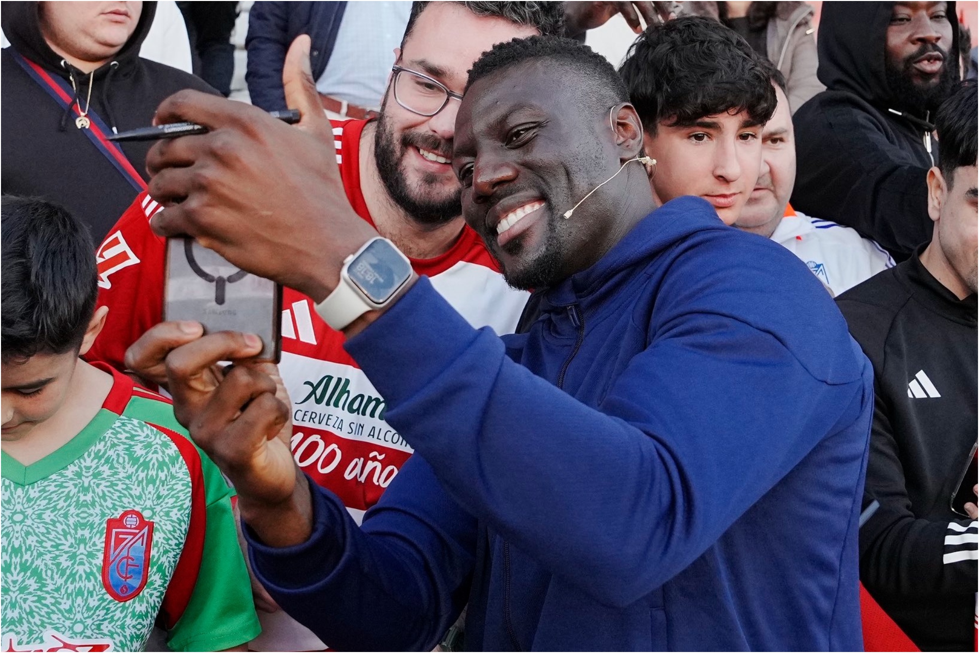Diaby, con la afición nazarí.