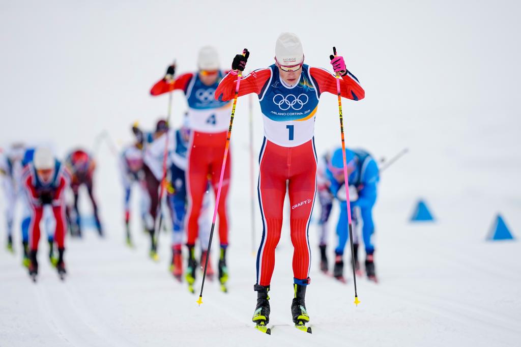 Johannes Klaebo (29), en la salida de los 50 km