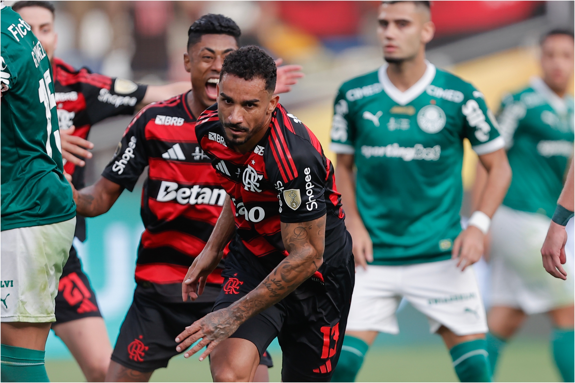 Danilo celebra un gol a Palmeiras.