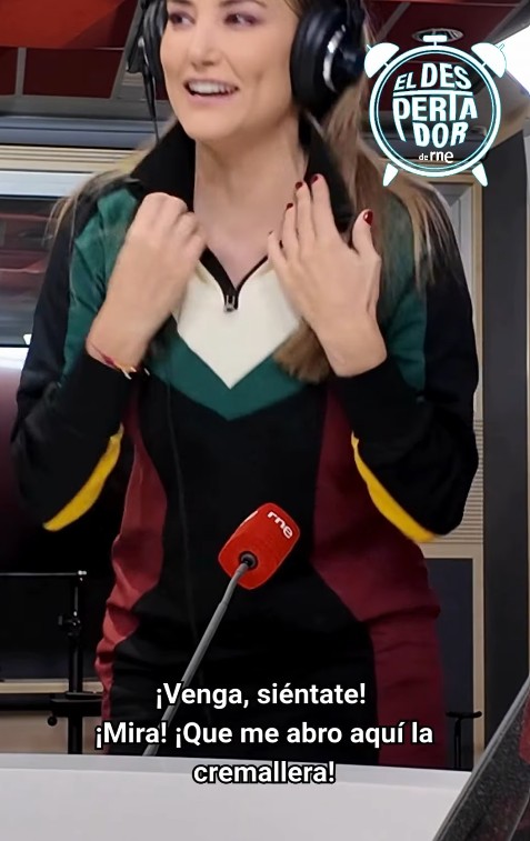 Captura de la llegada de Egoitz Txurruka al estudio de 'El despertador'