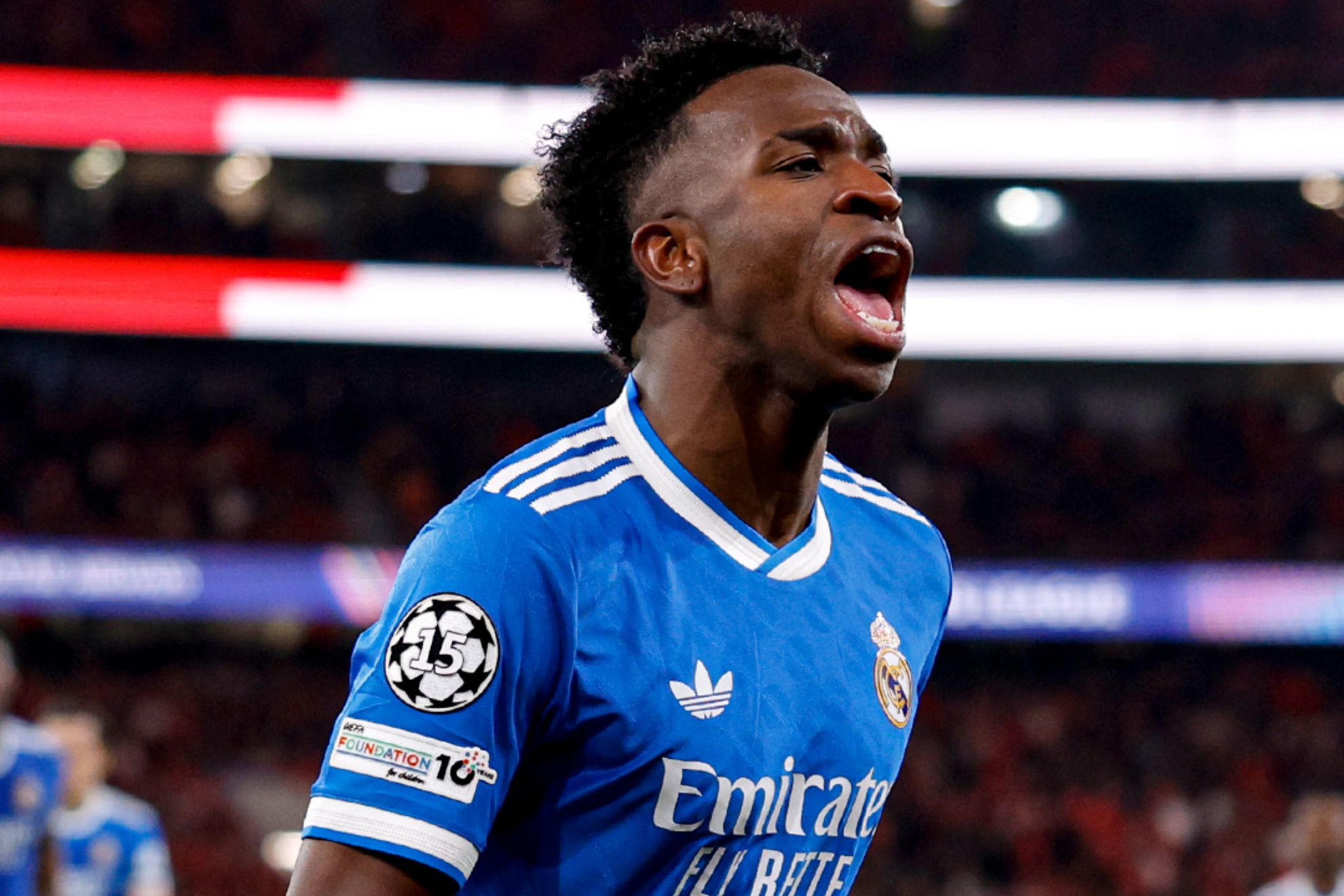 A BENCAO, VINICIUS ヴィニシウス・ヂ・モラエス 20CDBOX Sólo Vinicius le sostiene el ritmo a Cristiano en Champions