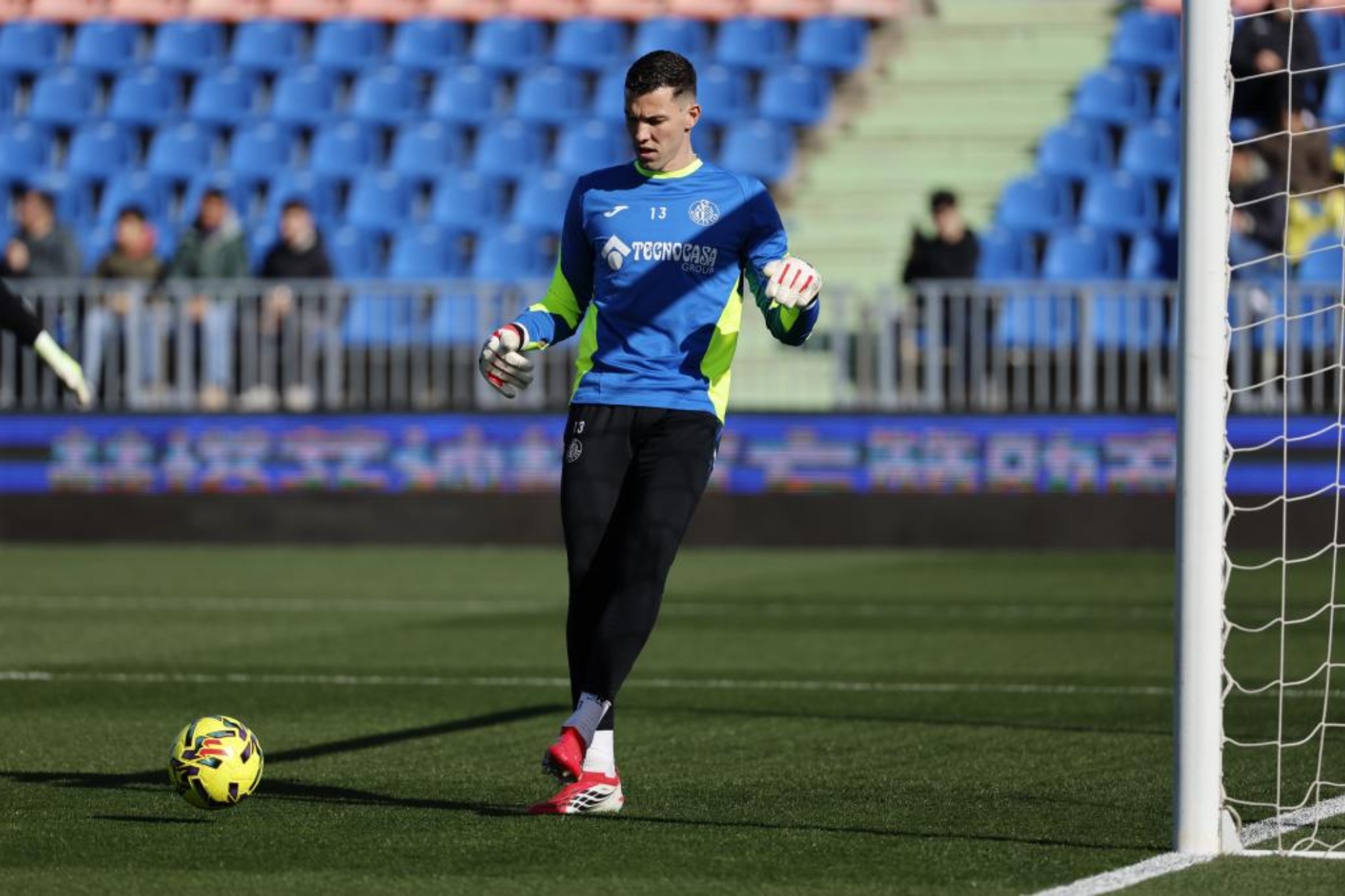 David Soria, en un calentamiento del Getafe.