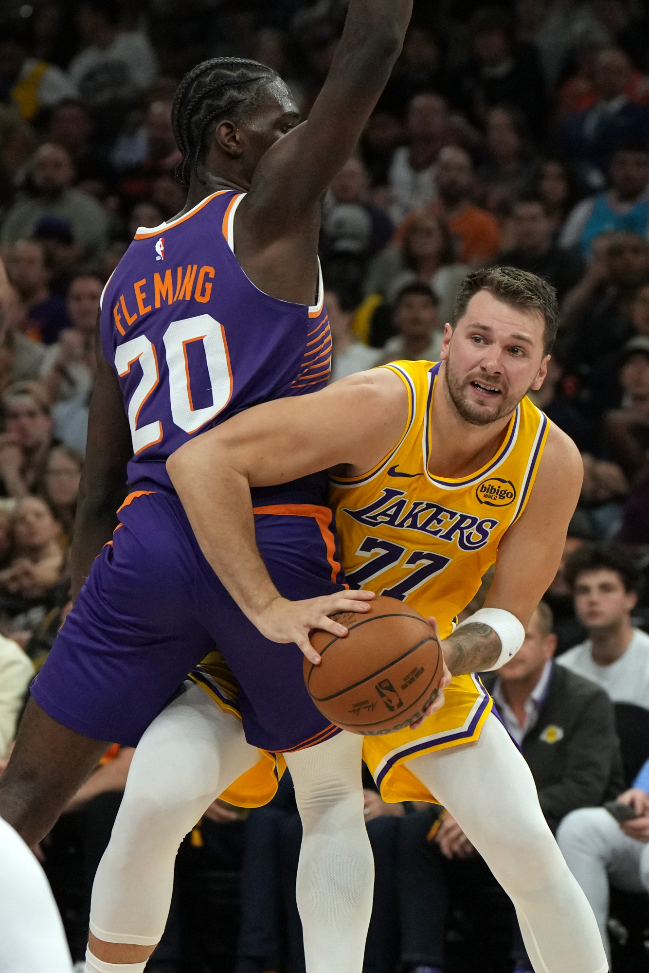 Doncic juega solo en los Lakers y alimenta su maldición del último ...