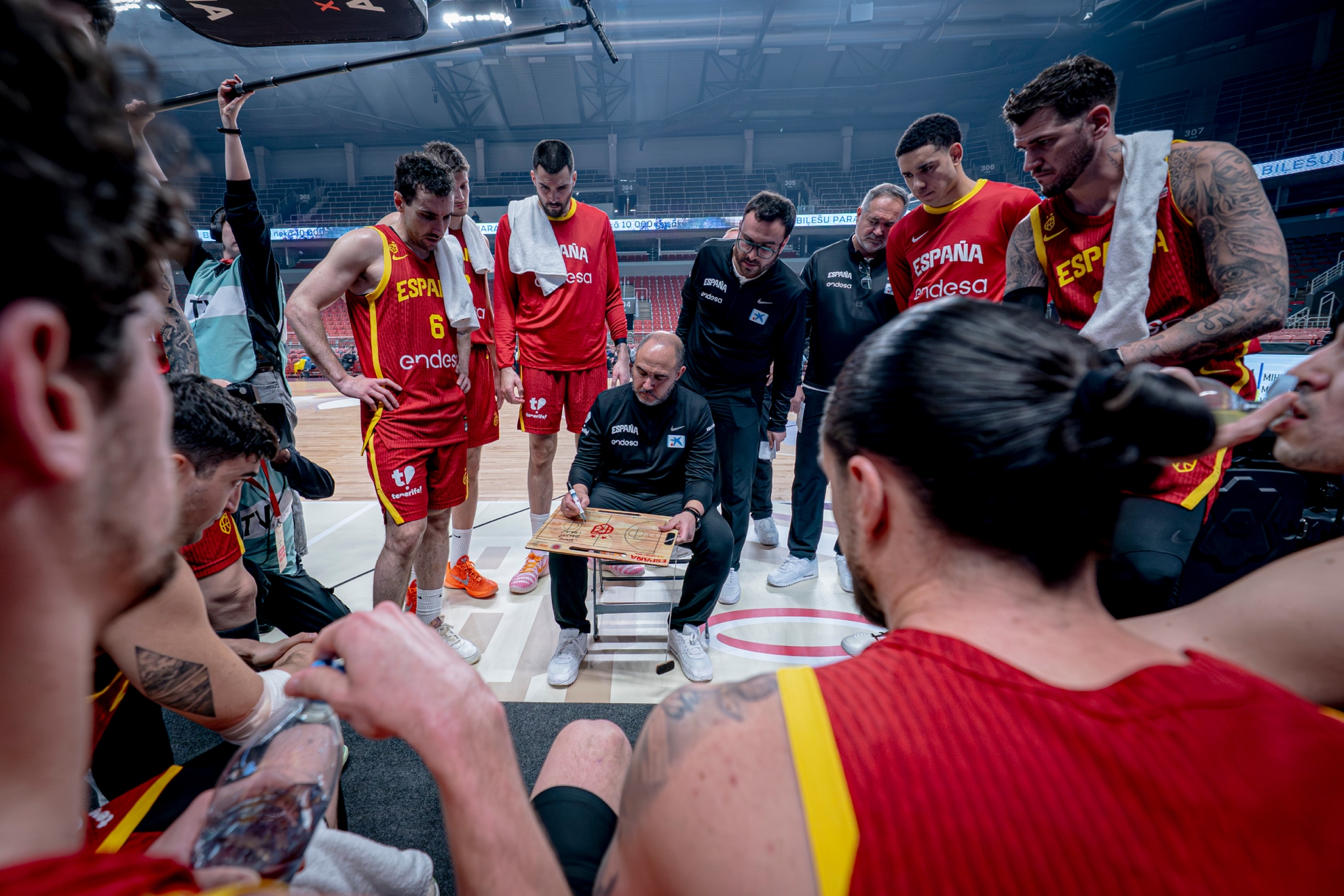 Mateo, en un tiempo muerto durante el Ucrania-España de Riga.