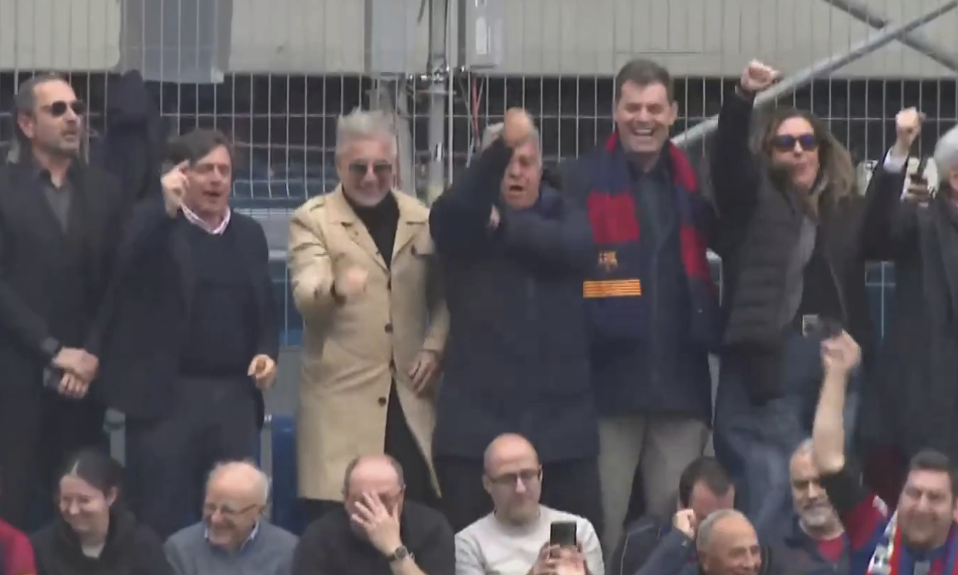 Momento en el que Laporta hace la butifarra.