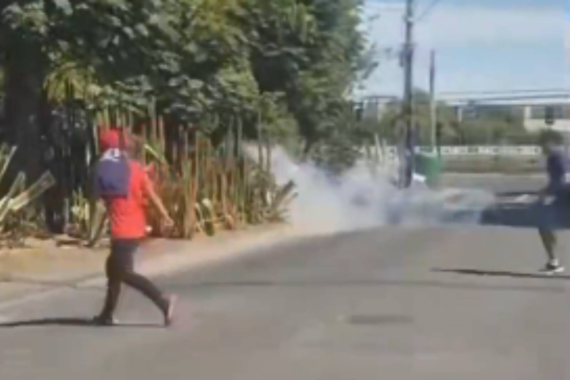 Al menos un hincha muere durante pelea de barras de Colo Colo y Universidad de Chile X (Twitter)