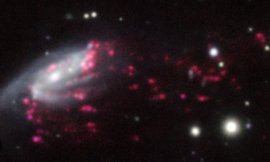 Investigadores descubren una galaxia con tentáculo en forma de medusa